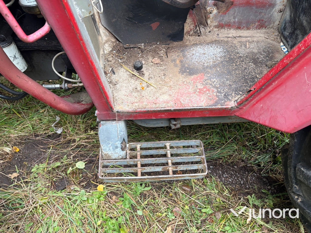 Traktor - Massey Ferguson 550-2 med lastare