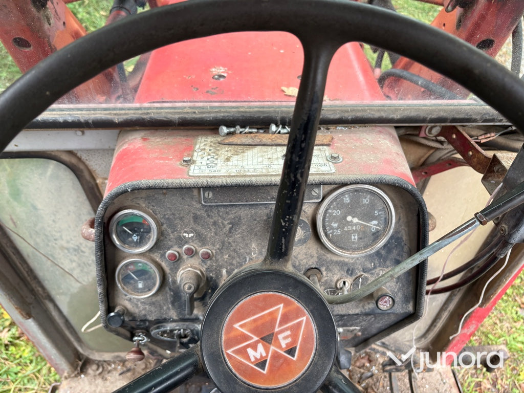 Traktor - Massey Ferguson 550-2 med lastare