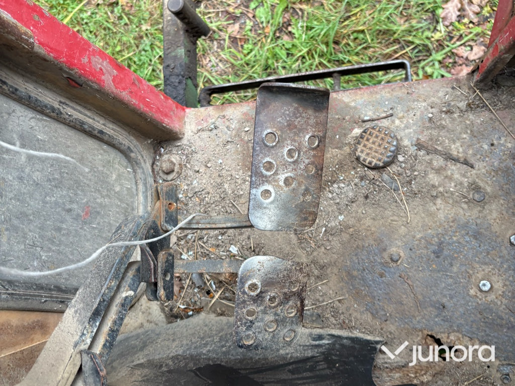 Traktor - Massey Ferguson 550-2 med lastare