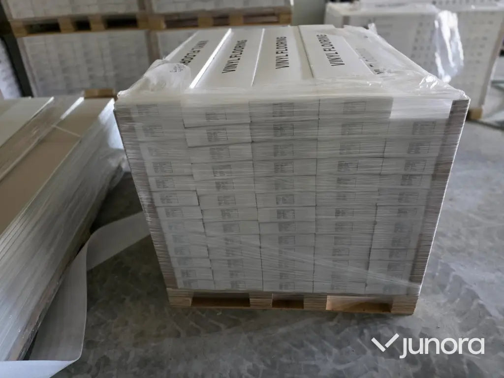 Vinylgolv - Ljus ek, 114 m²
