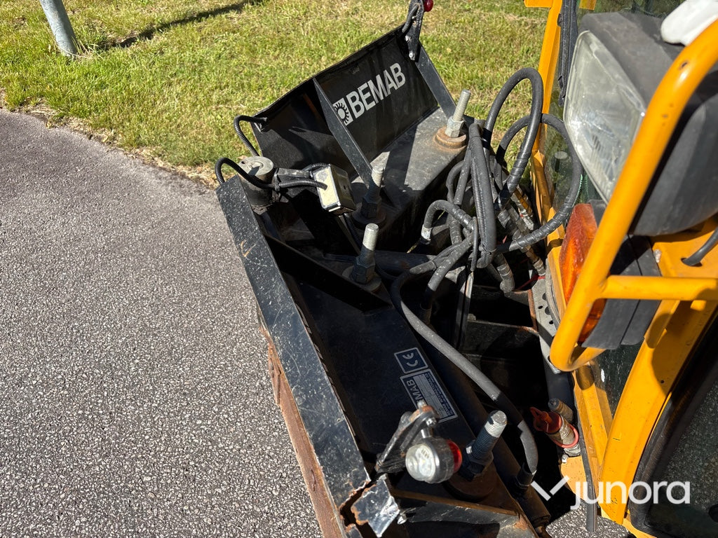 Redskapsbärare - Stiga Titan 32H