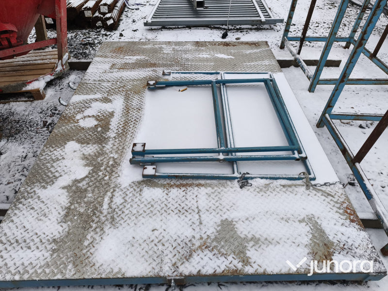 Plattform med räcke