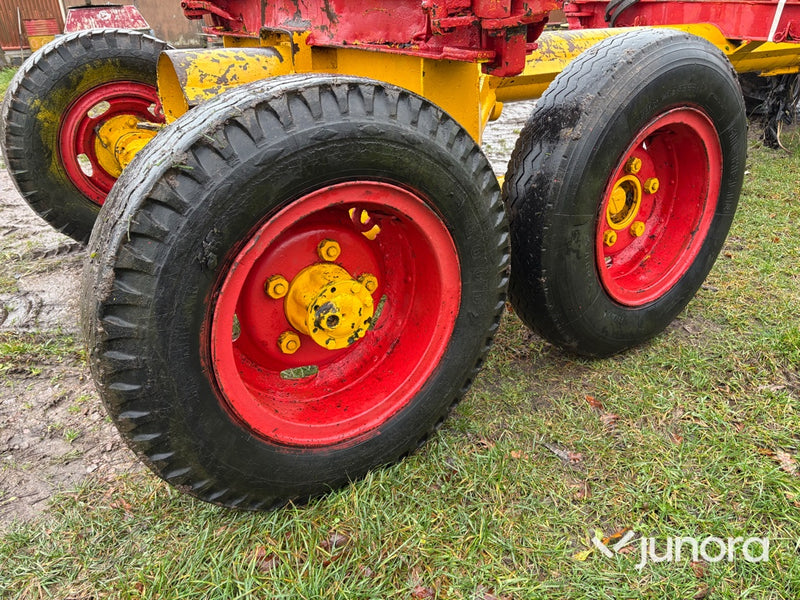 Skogsvagn - med kran