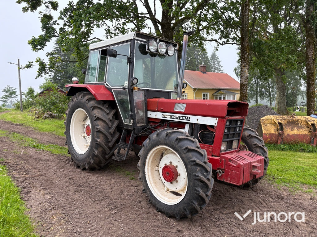 Traktor - International IH, 844 4X4