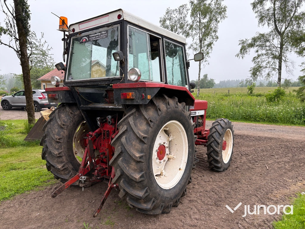 Traktor - International IH, 844 4X4