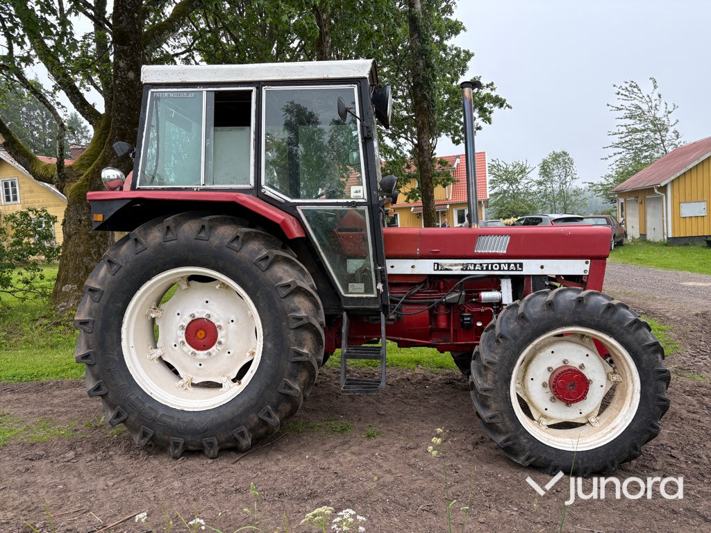 Traktor - International IH, 844 4X4