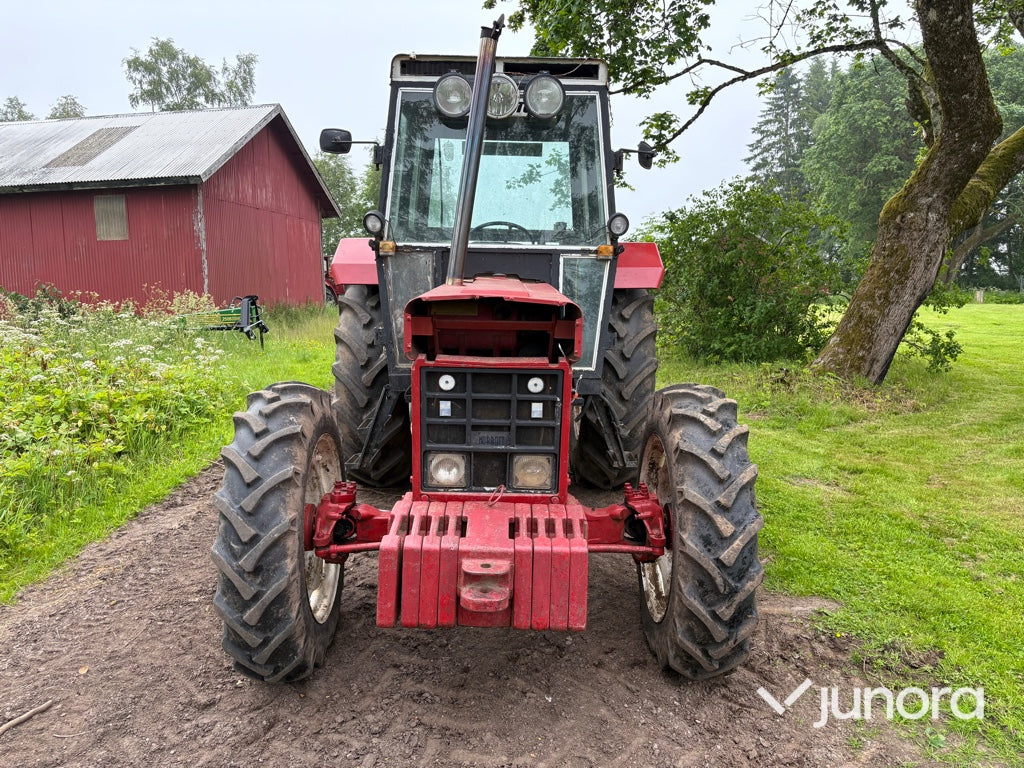 Traktor - International IH, 844 4X4