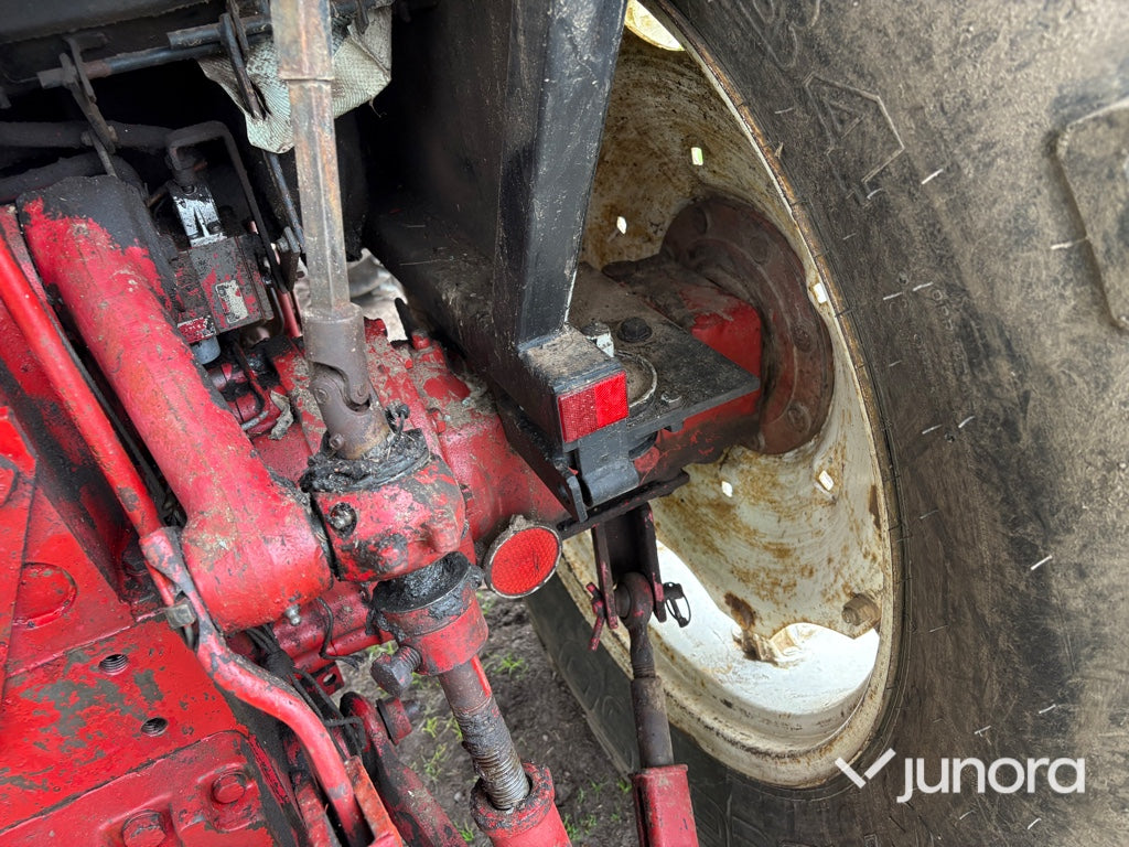 Traktor - International IH, 844 4X4