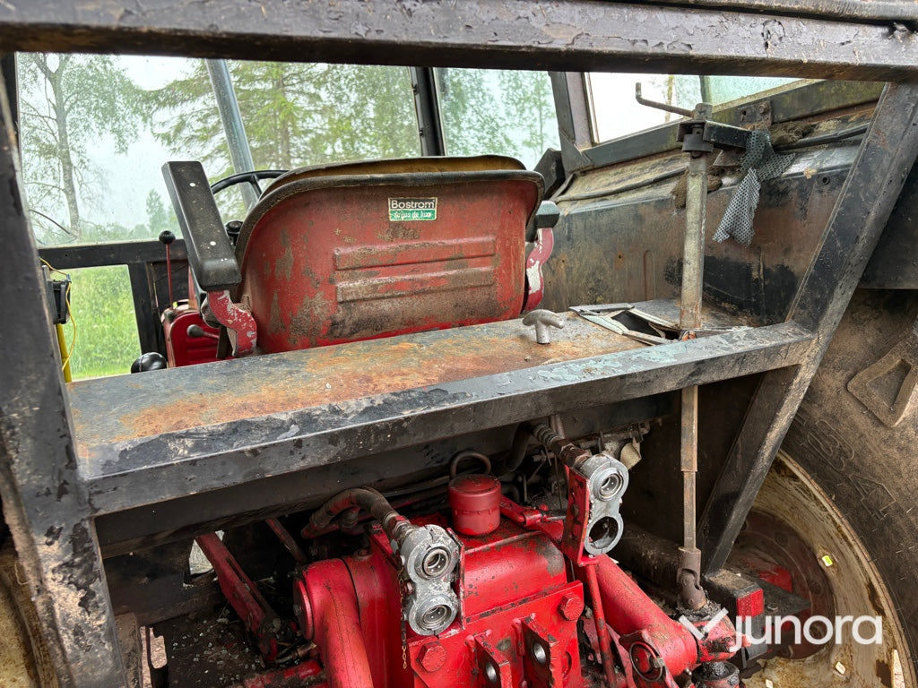 Traktor - International IH, 844 4X4