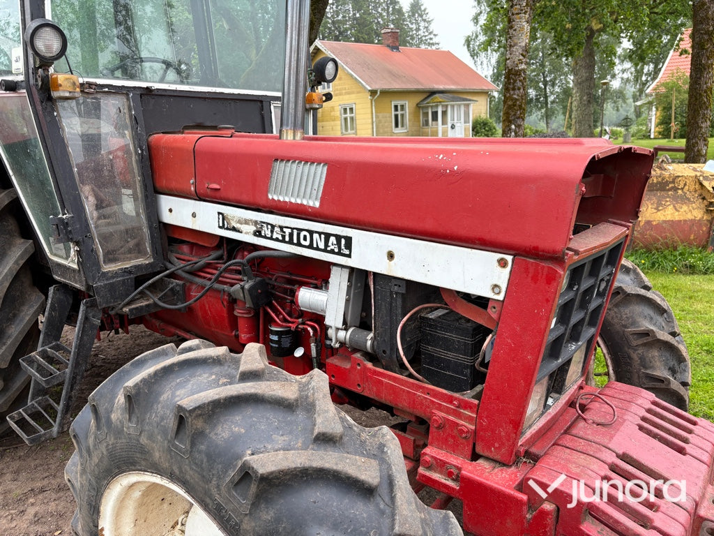 Traktor - International IH, 844 4X4
