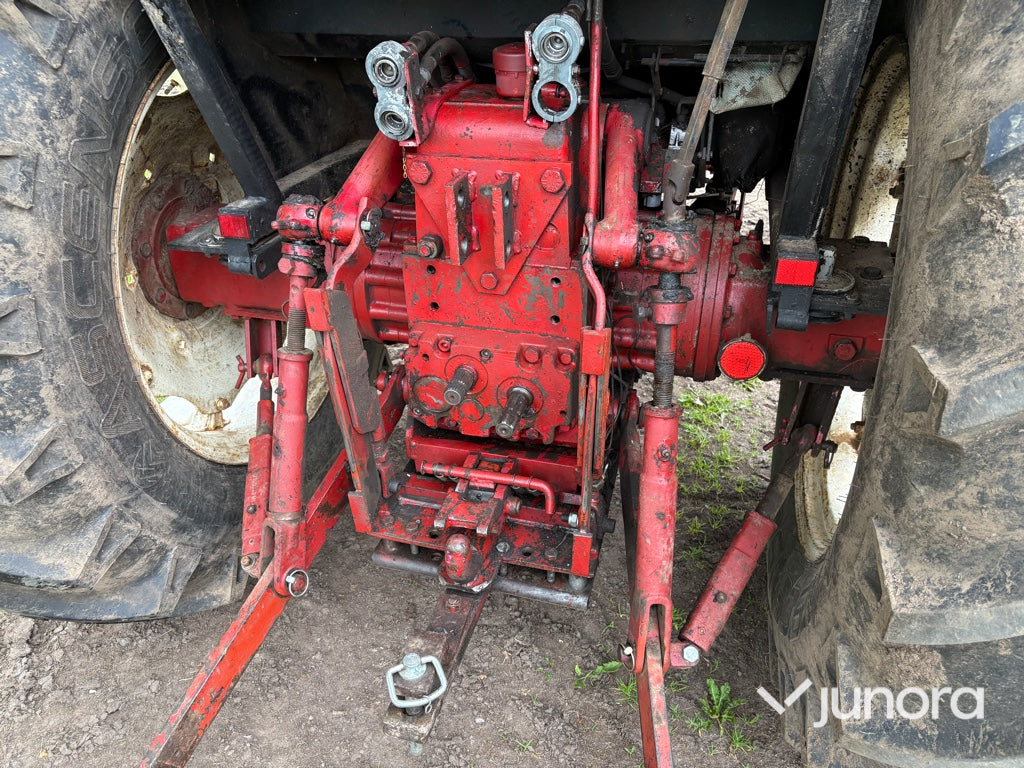 Traktor - International IH, 844 4X4