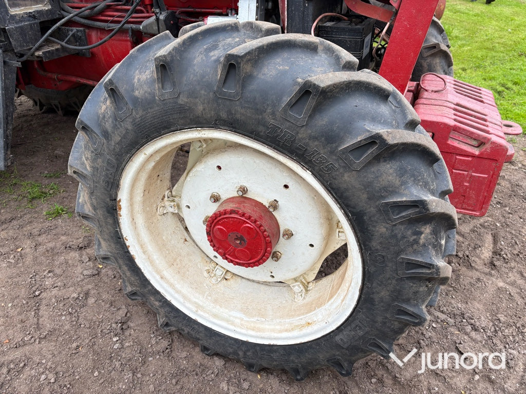 Traktor - International IH, 844 4X4