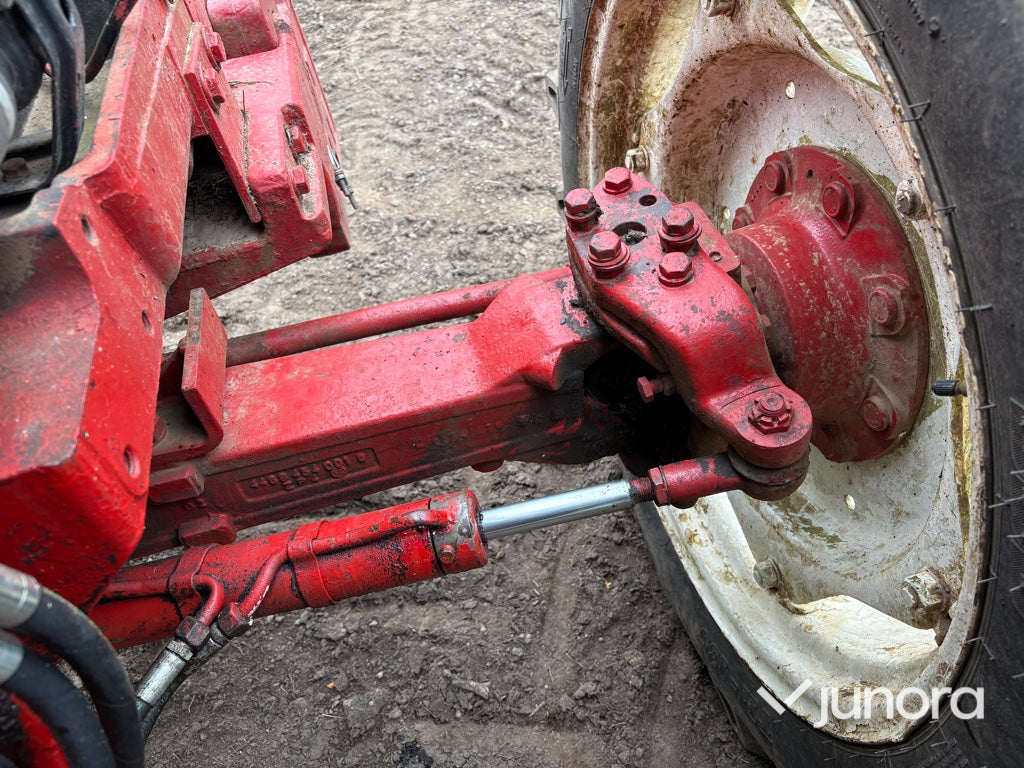 Traktor - International IH, 844 4X4