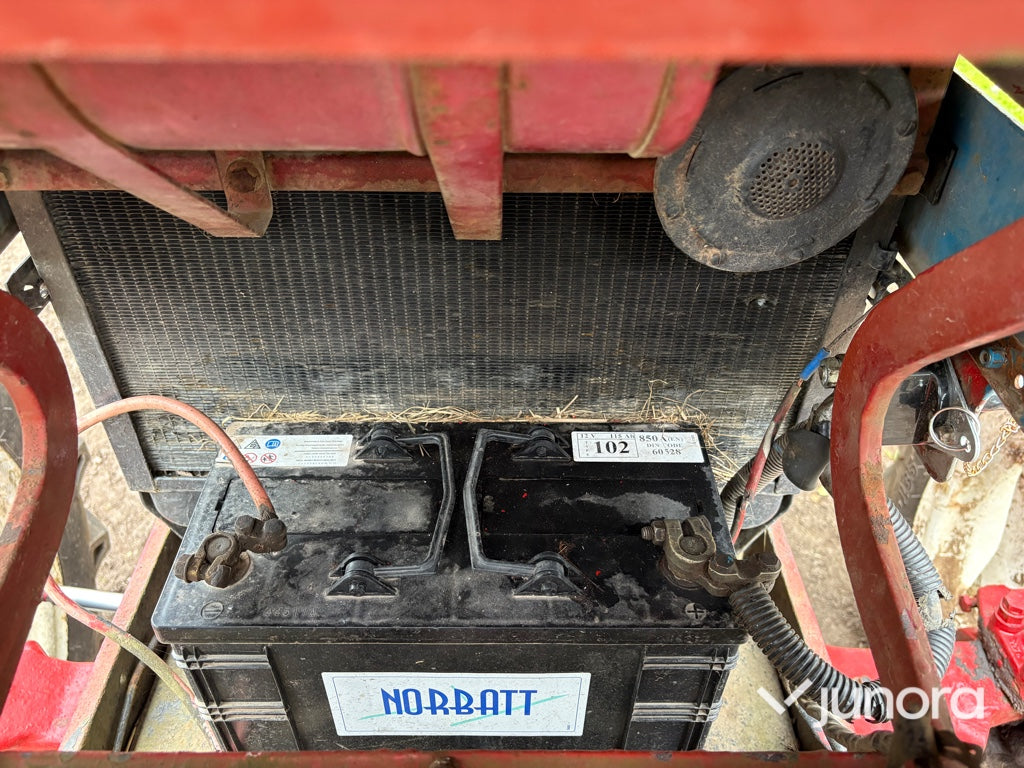 Traktor - International IH, 844 4X4