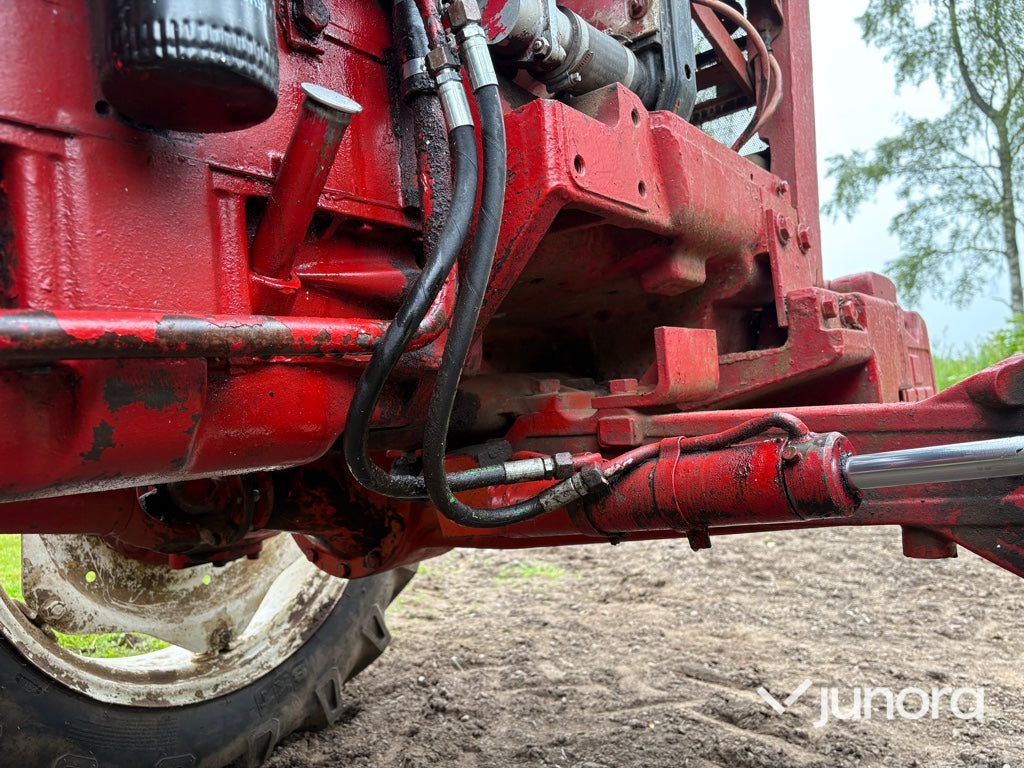 Traktor - International IH, 844 4X4