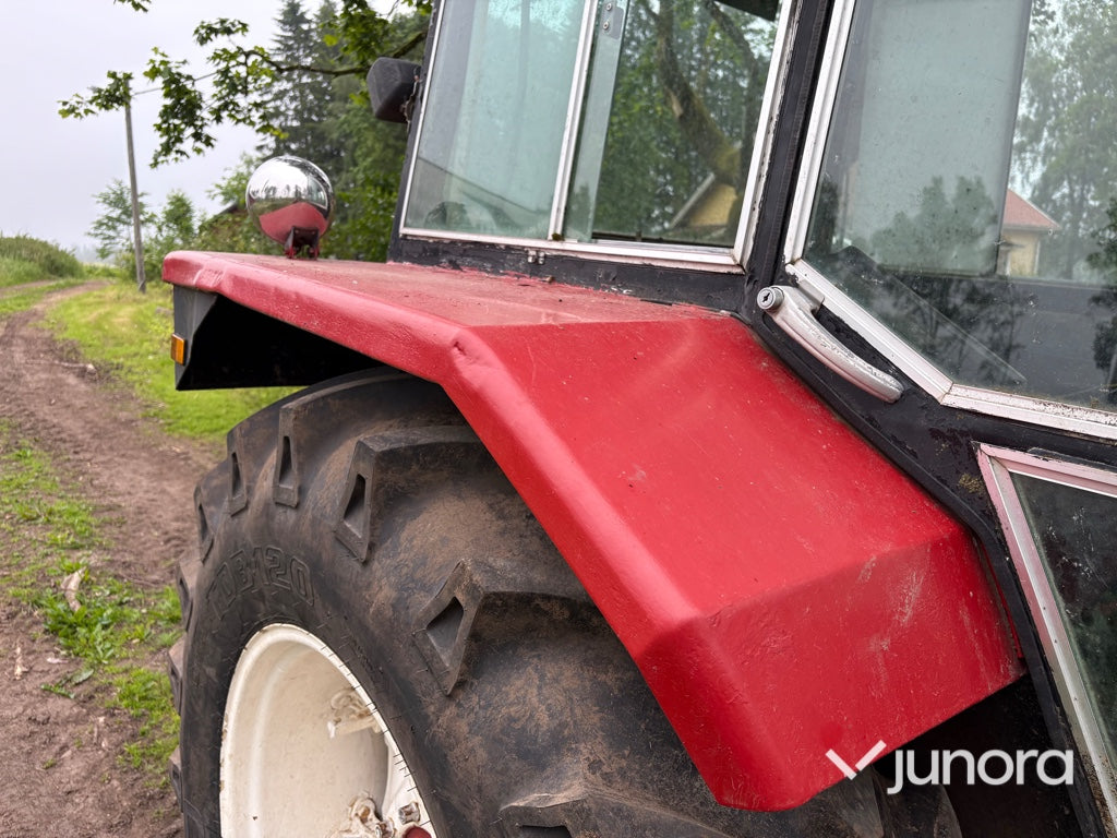 Traktor - International IH, 844 4X4