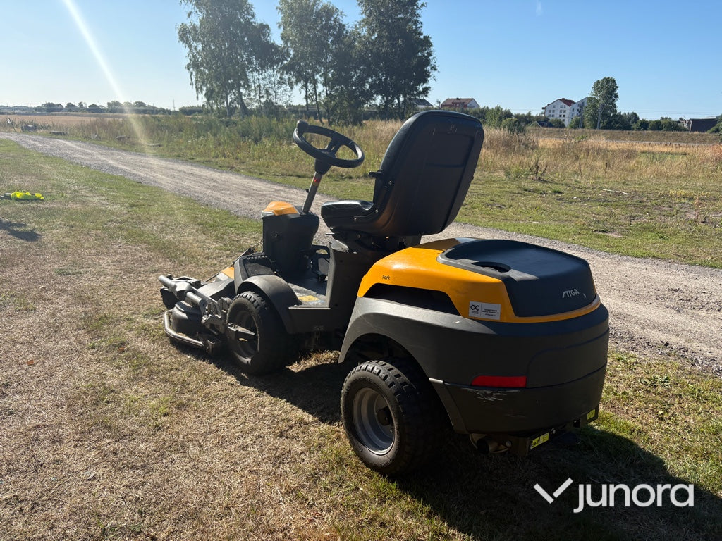Åkgräsklippare Stiga Park 900 W