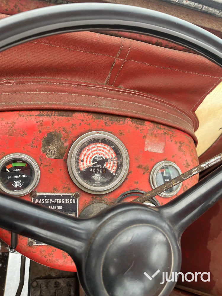 Traktor - Massey Fergusson, 30