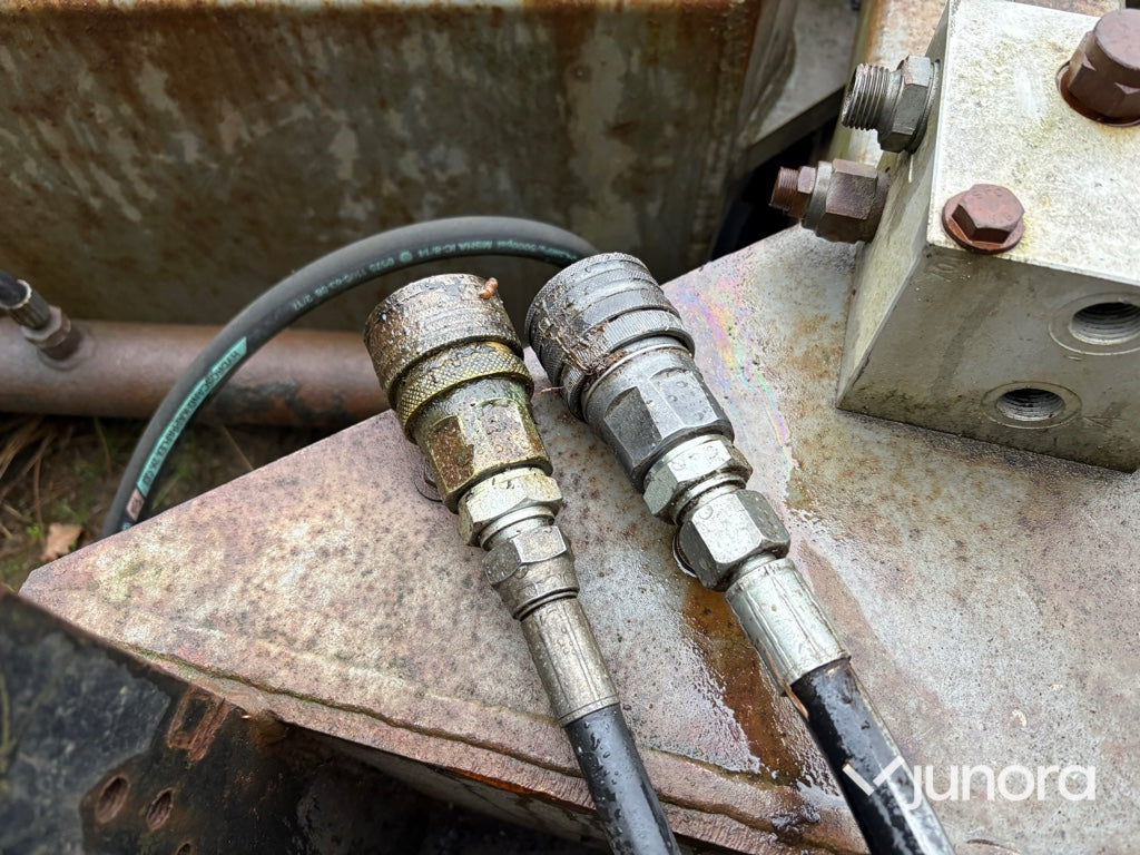 Hydraulisk vikplog med Stora BM-fäste