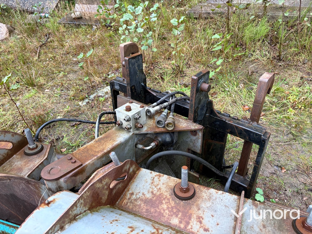 Hydraulisk vikplog med Stora BM-fäste