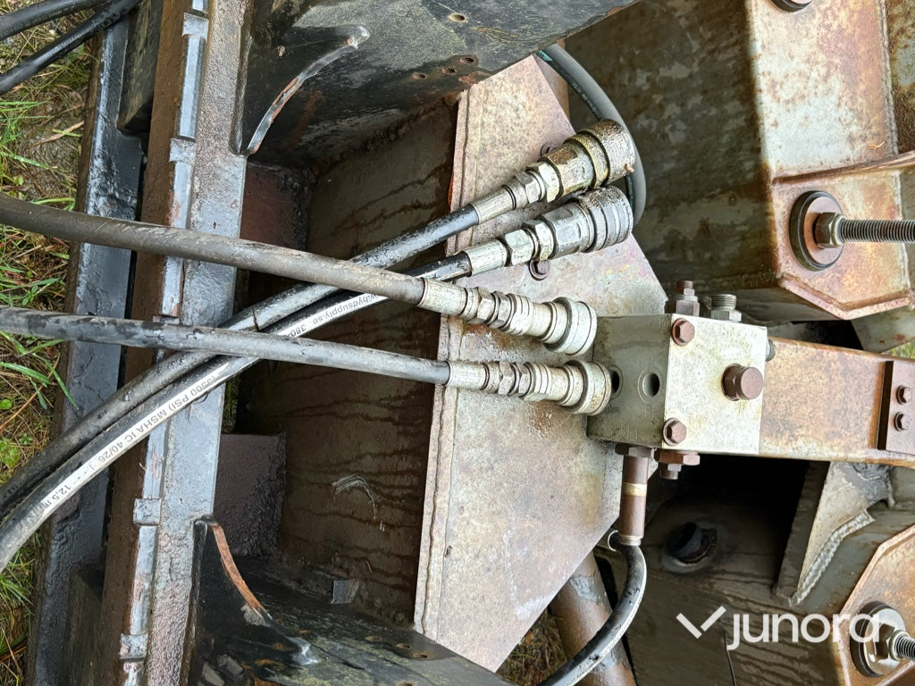 Hydraulisk vikplog med Stora BM-fäste