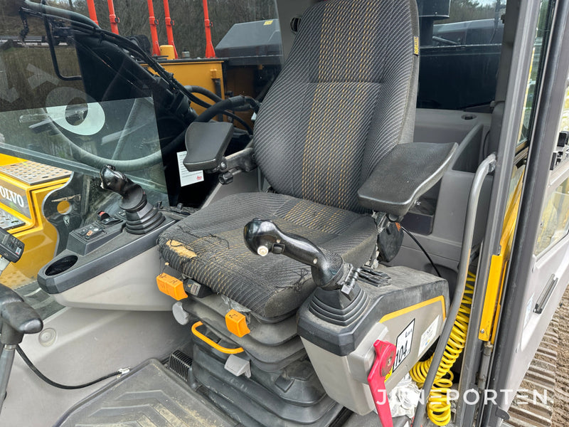 Volvo EC 300 E