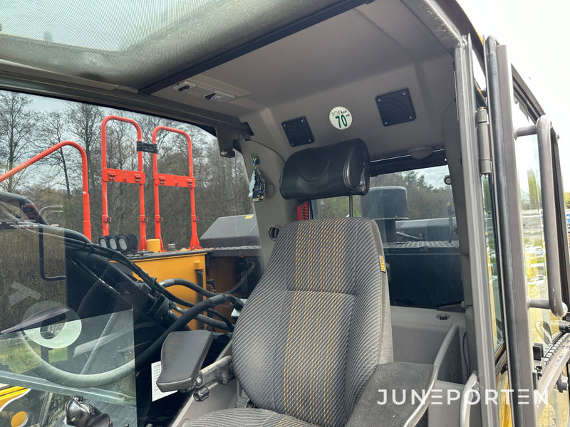 Volvo EC 300 E
