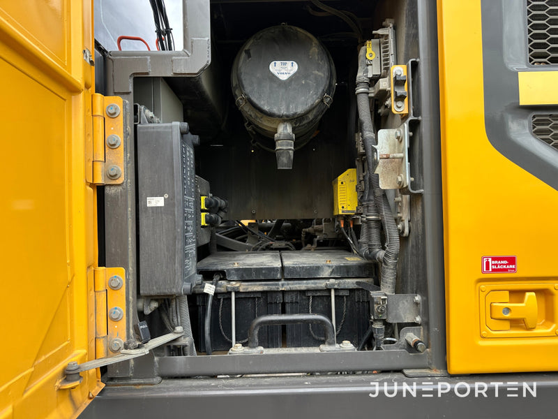Volvo EC 300 E