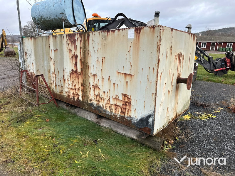 Dieseltank - med pump, 10 kubik