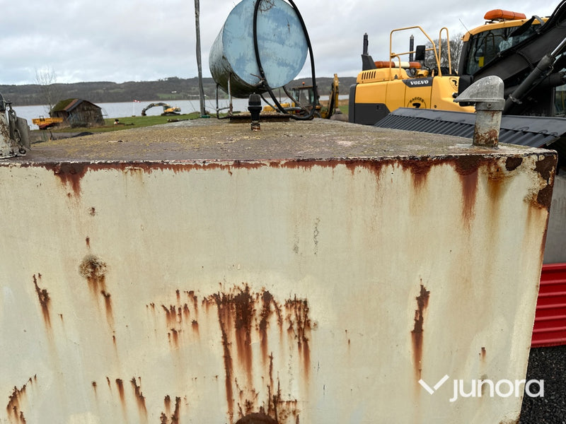 Dieseltank - med pump, 10 kubik