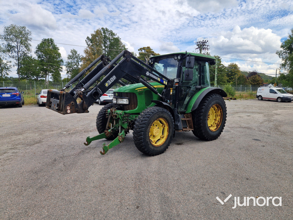 Traktor John Deere 5090 R