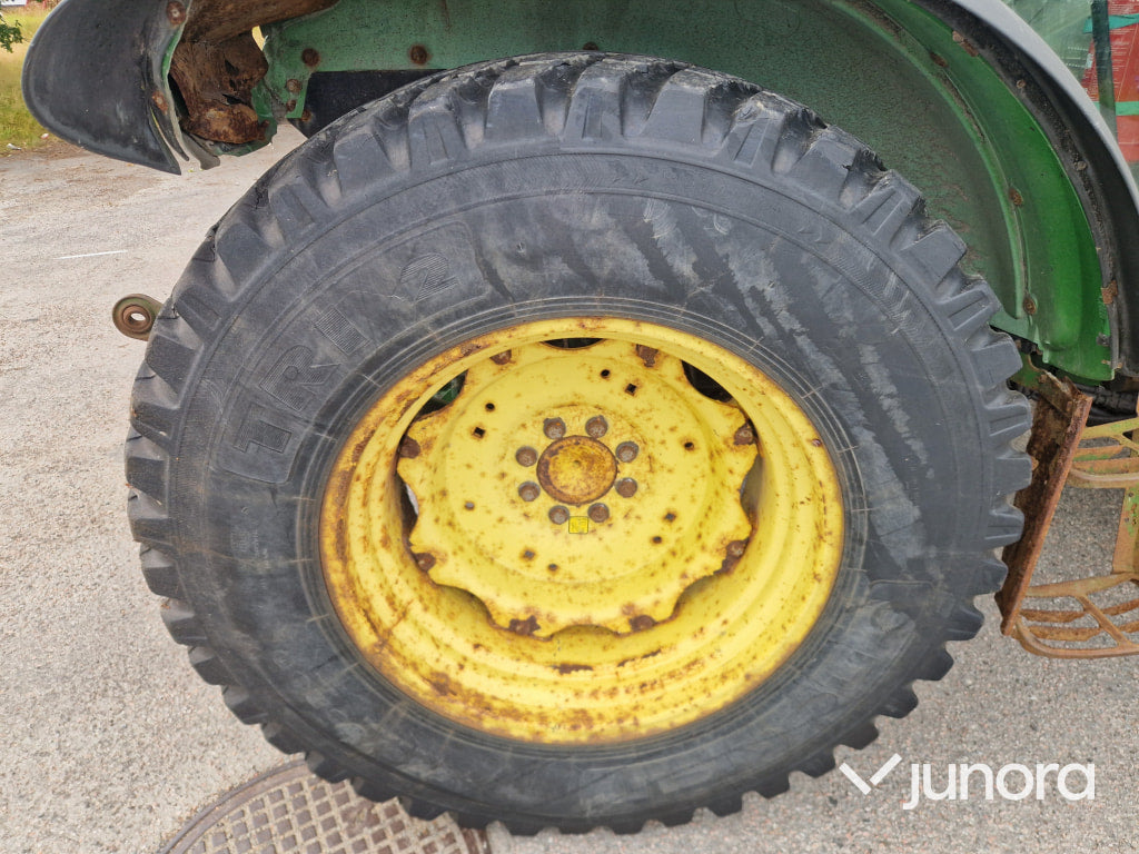 Traktor John Deere 5090 R