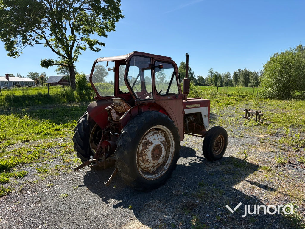 Traktor - McCormick, International 276