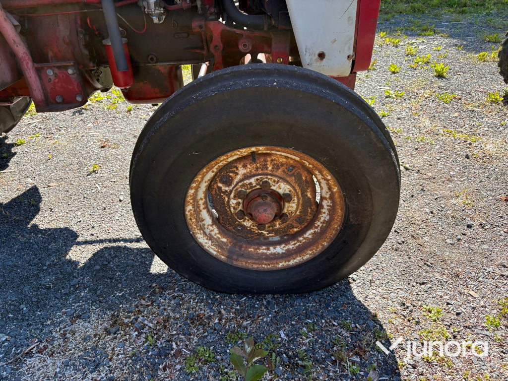 Traktor - McCormick, International 276