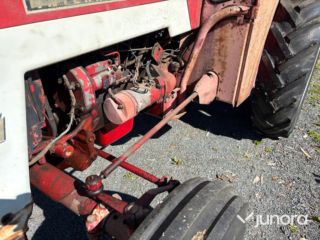 Traktor - McCormick, International 276