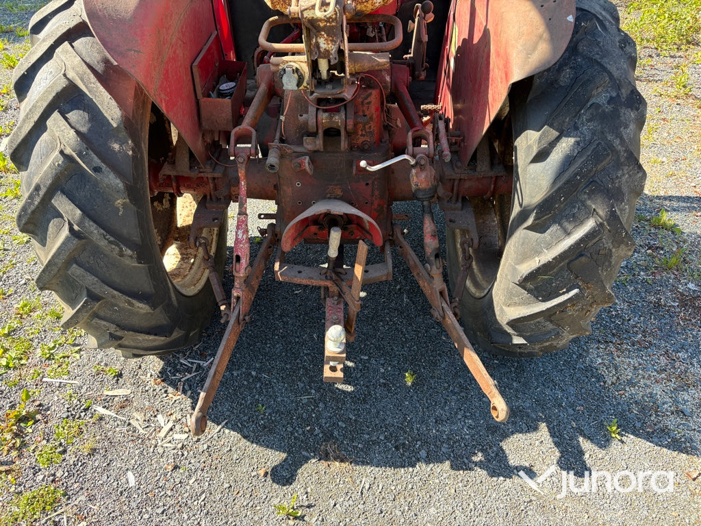 Traktor - McCormick, International 276