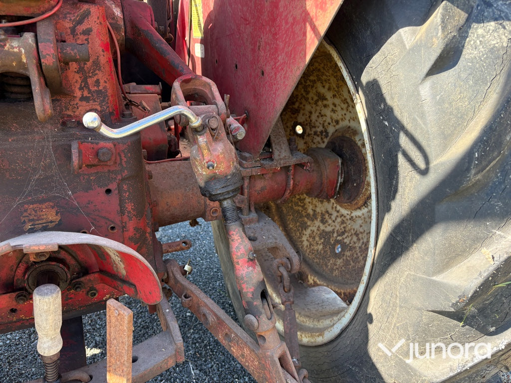 Traktor - McCormick, International 276