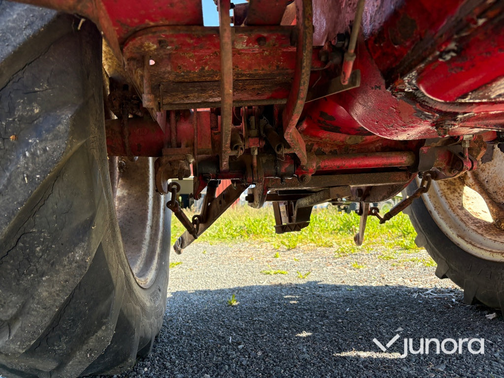 Traktor - McCormick, International 276