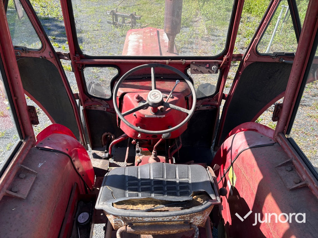 Traktor - McCormick, International 276
