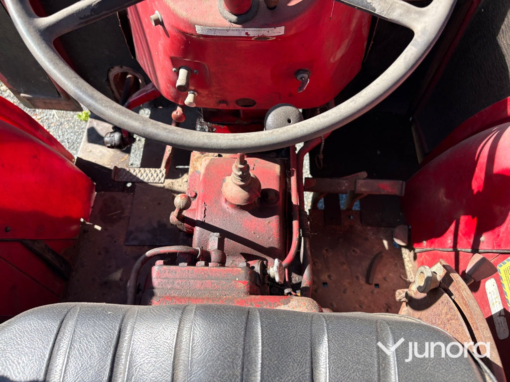 Traktor - McCormick, International 276