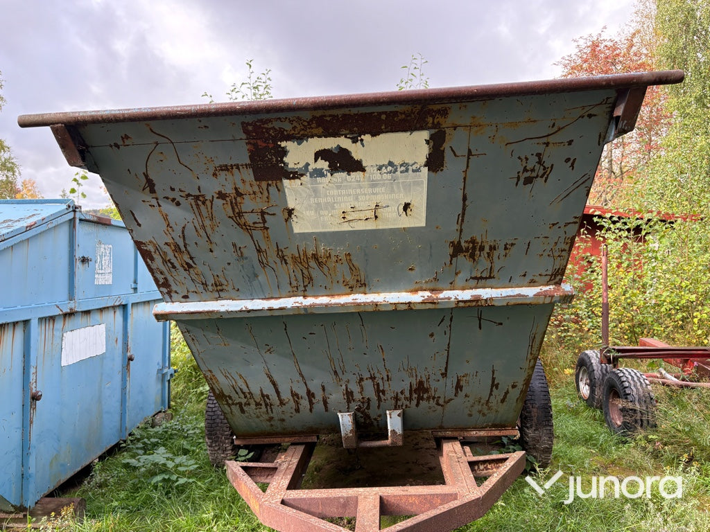 Täckt liftdumpercontainer 10 m3