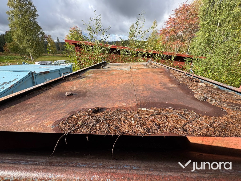 Täckt liftdumpercontainer 10 m3