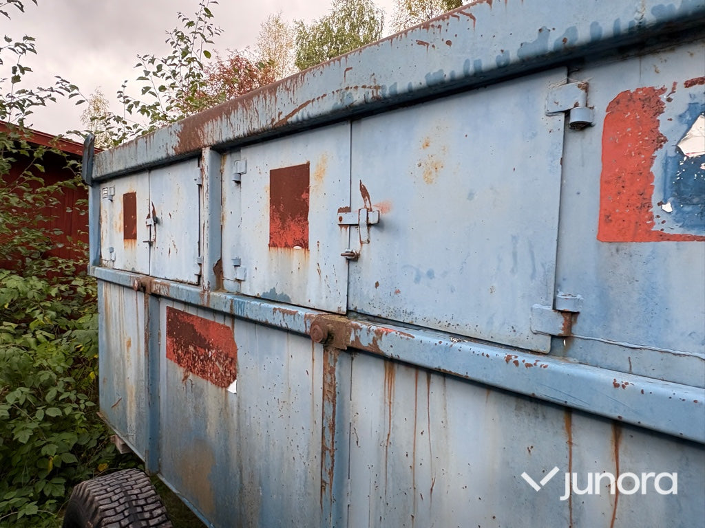 Täckt liftdumpercontainer 10 m3