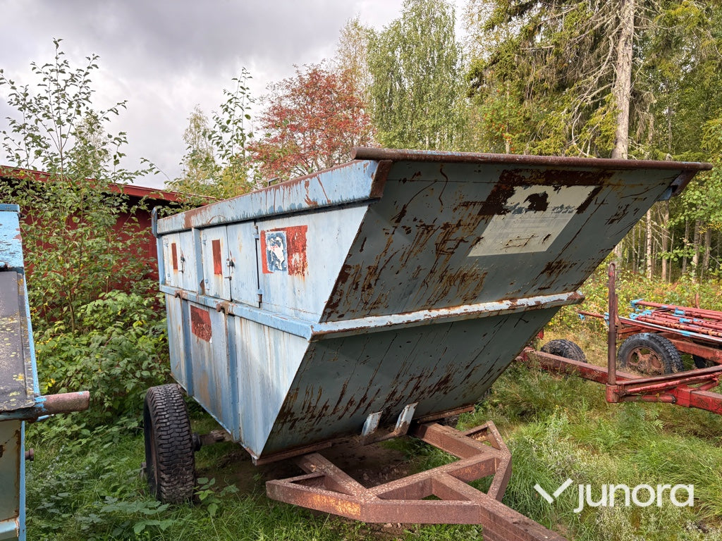 Täckt liftdumpercontainer 10 m3