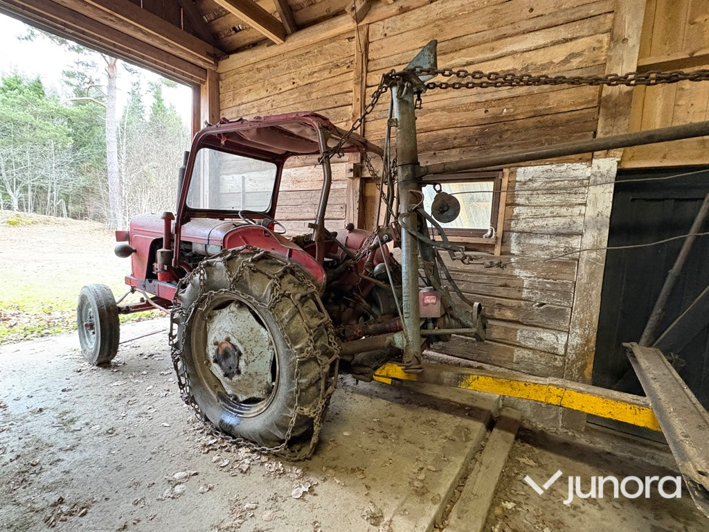 Traktor - Davis Brown, 900, Med vagn och kran