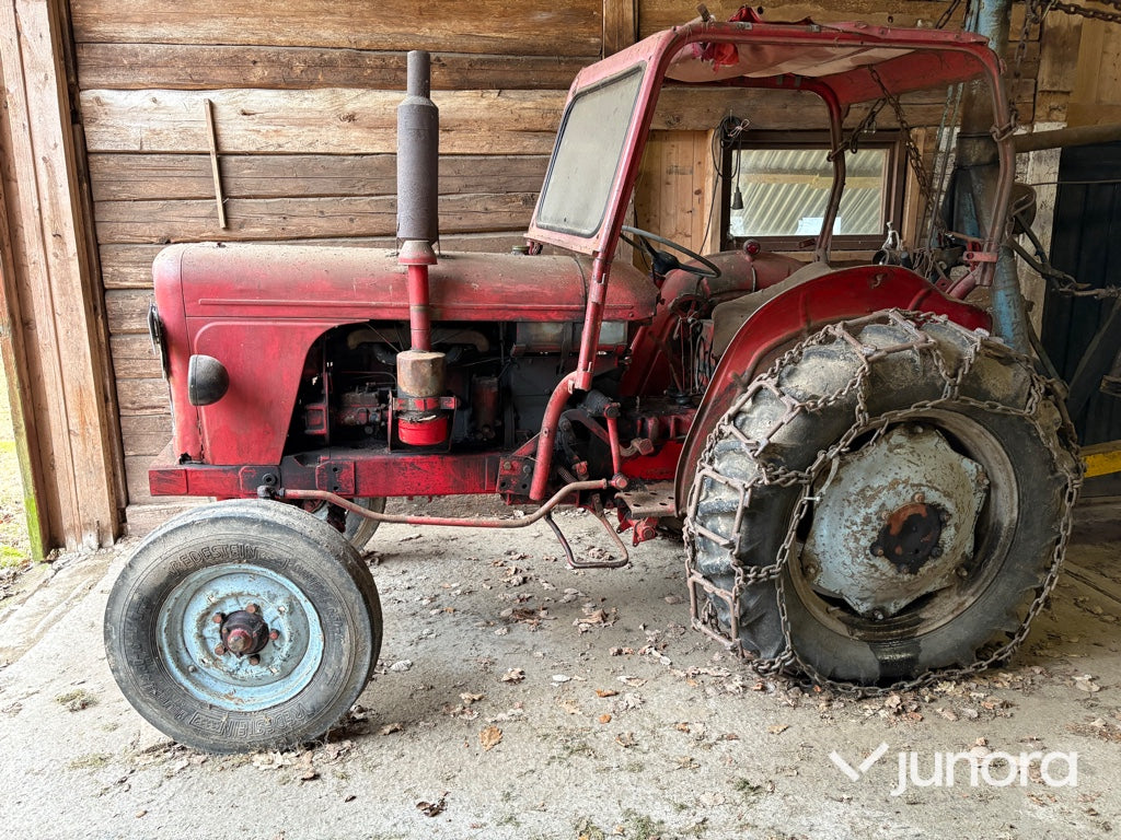 Traktor - Davis Brown, 900, Med vagn och kran
