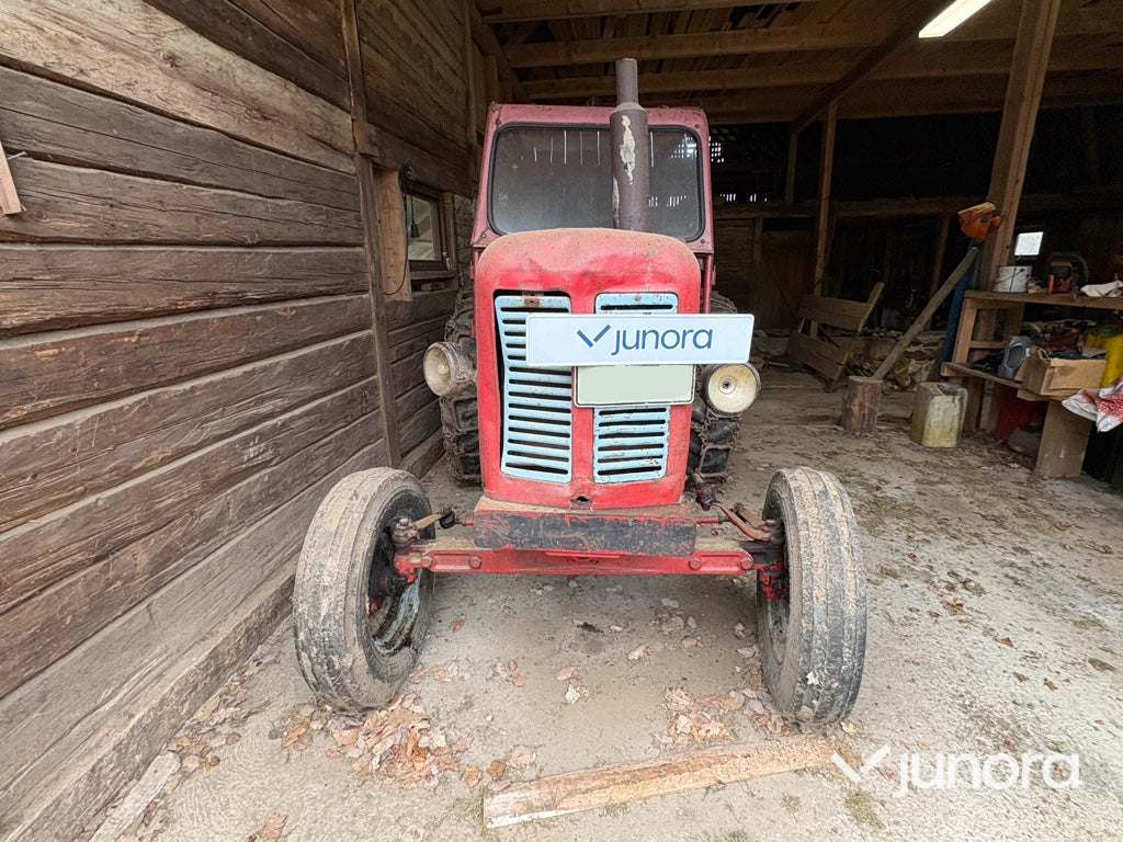 Traktor - Davis Brown, 900, Med vagn och kran
