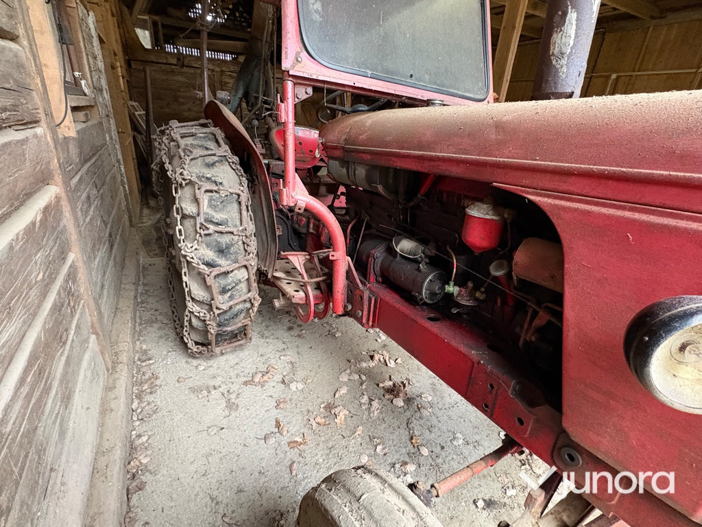 Traktor - Davis Brown, 900, Med vagn och kran
