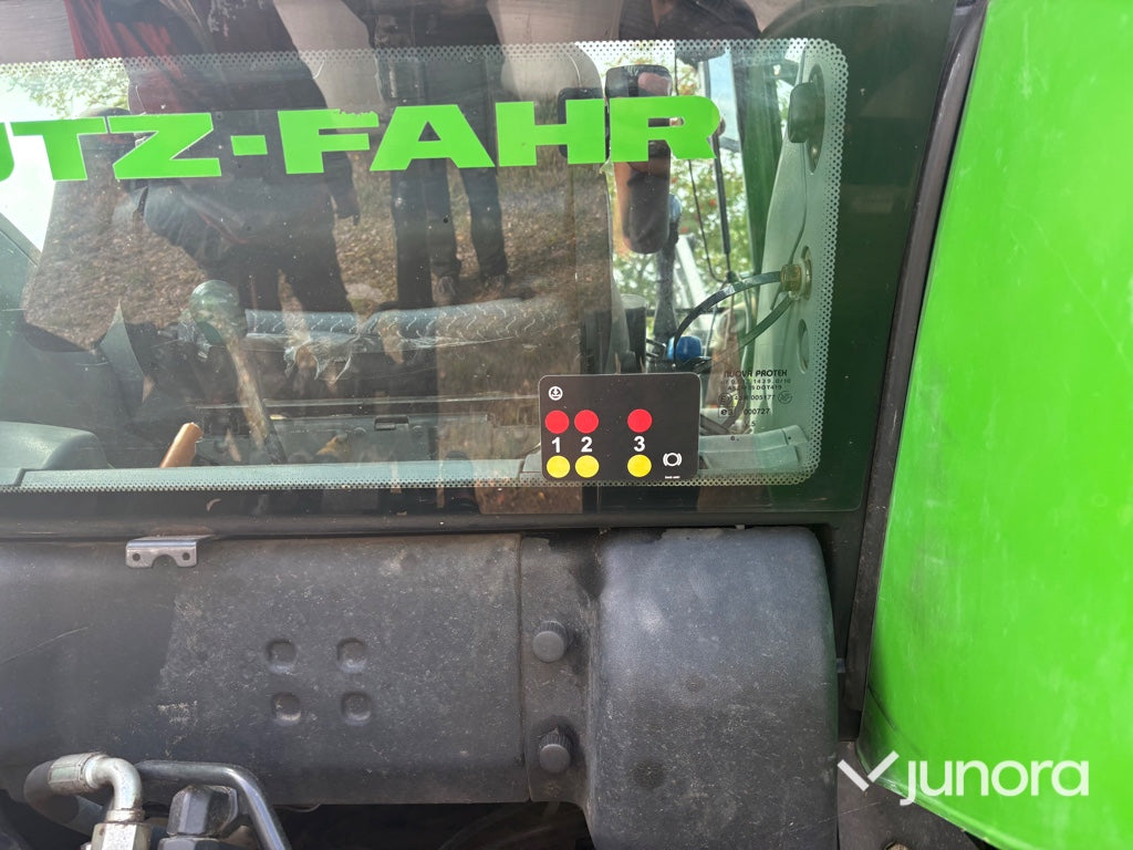 Traktor - Deutz-Fahr Agrotron K120 med lastare