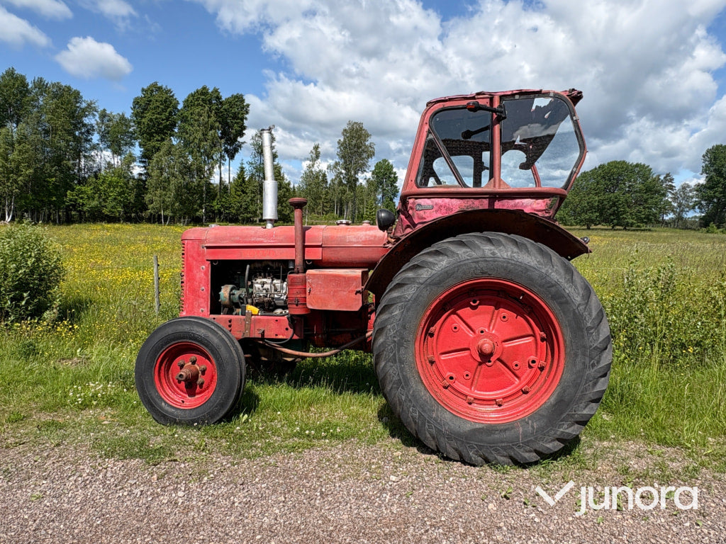 Traktor BM- 55